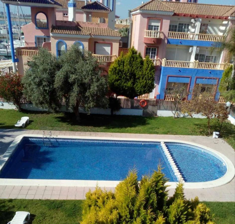 Apartamento Marina Port Sea View Торевьиа Экстерьер фото